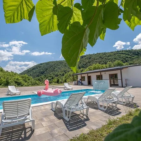Luxury Ranch Villa *