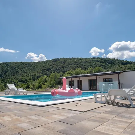 Luxury Ranch Villa *