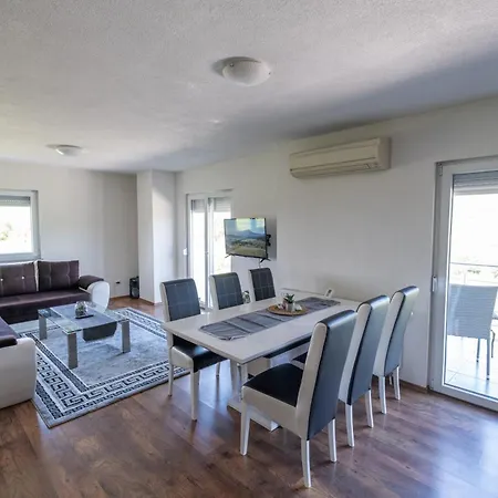 Luxury Ranch Villa Ripac
